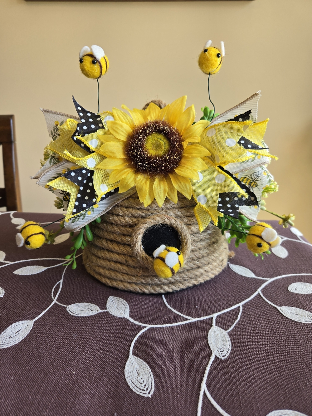 Sunflower & Bumblebee Rope Bee Hive Decor Accent - Yellow